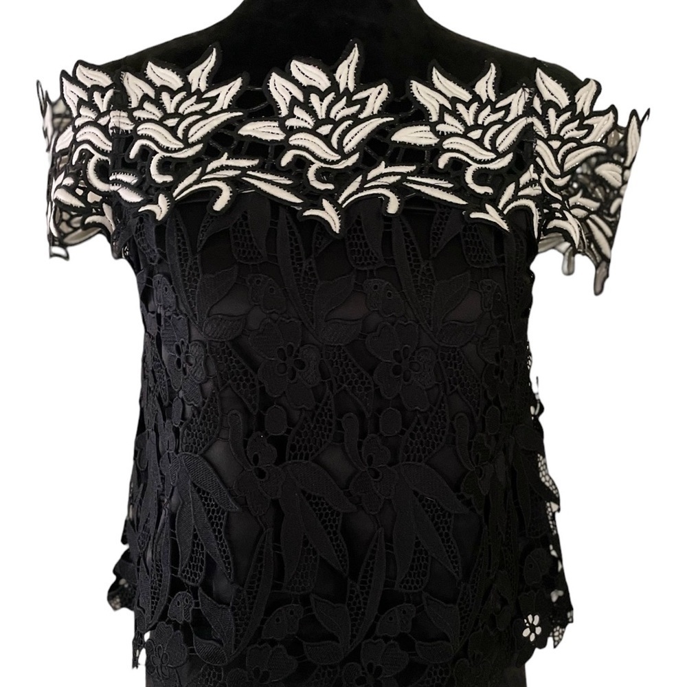Top Shop, Black & White Lace, Floral Top, Size 4.